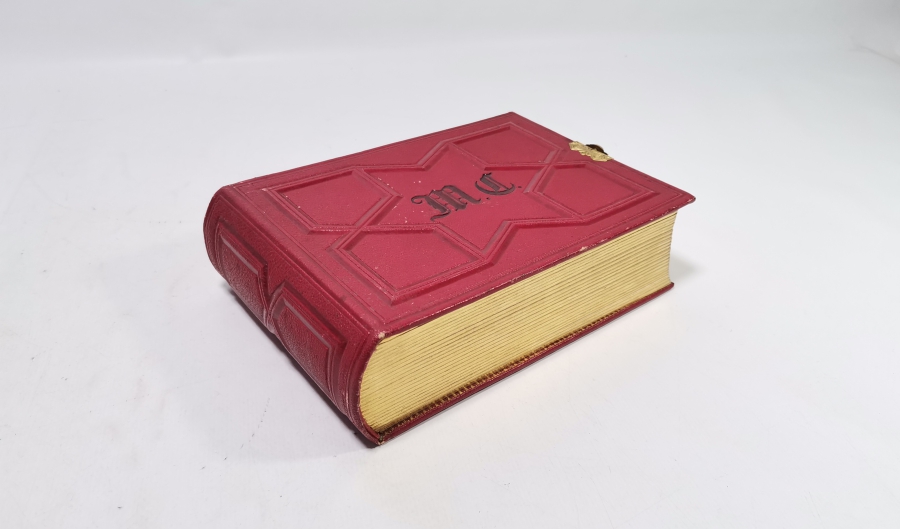 ÜZERİ ALTIN VERMEYLİ VE MÜHRÜ SÜLEYMANLI FOTOĞRAF ALBÜMÜ