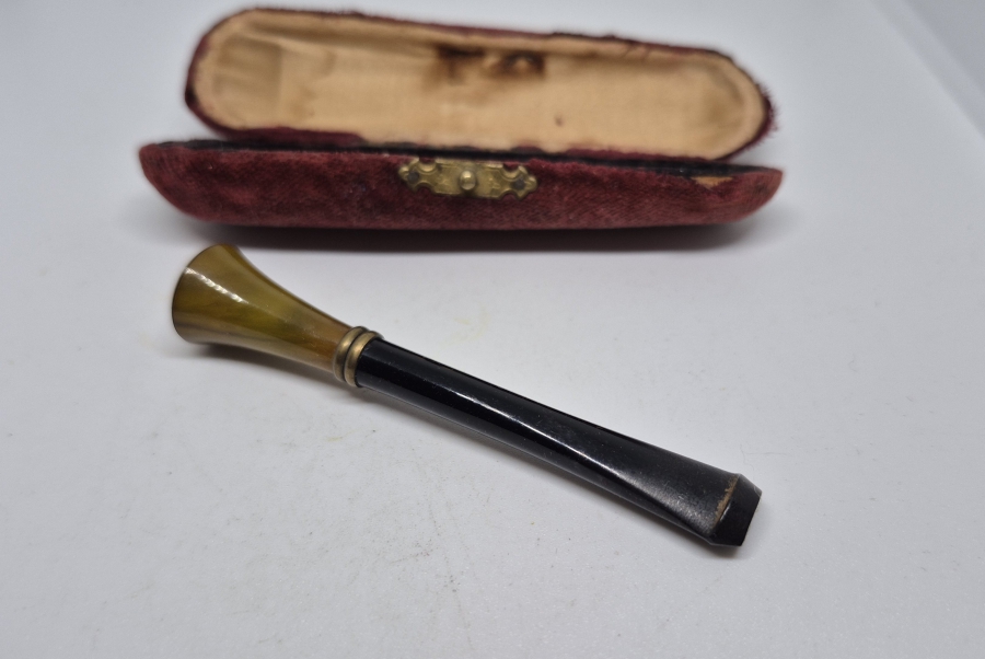 ORİJİNAL KUTUSUNDA ANTİKA KEHRİBAR SİGARA AĞIZLIĞI