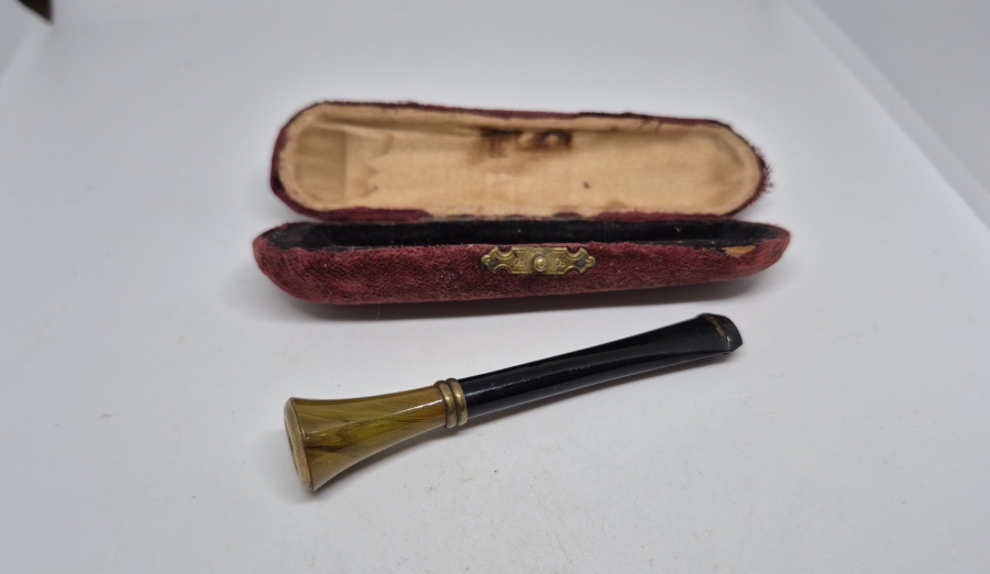 ORİJİNAL KUTUSUNDA ANTİKA KEHRİBAR SİGARA AĞIZLIĞI