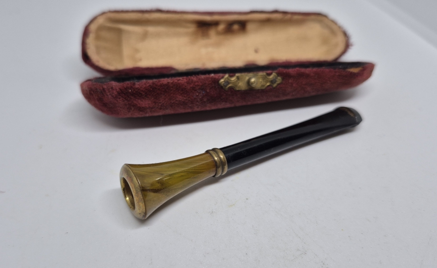 ORİJİNAL KUTUSUNDA ANTİKA KEHRİBAR SİGARA AĞIZLIĞI