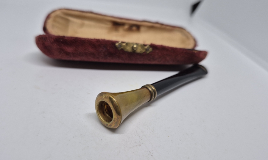 ORİJİNAL KUTUSUNDA ANTİKA KEHRİBAR SİGARA AĞIZLIĞI