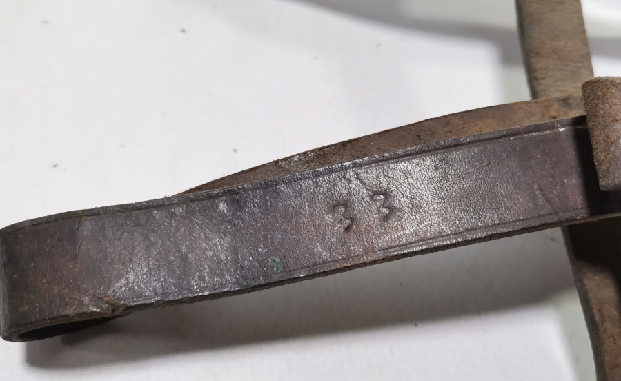 ÜZERİ OSMANLICA YAZILI NADİR CAN KARDAŞ DERİ MEÇ ASKISI