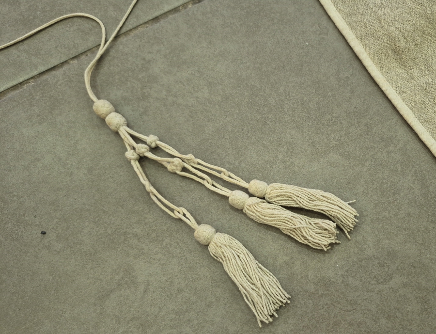 OSMANLI DÖNEMİ EL DOKUMA ÜZERİ AŞİRET FİGÜRLÜ NADİR ÇERKES KIŞLIK BAŞLIK