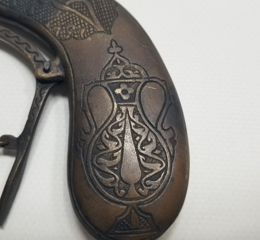 KABARTMA İŞÇİLİKLİ DEKORATİF BARUTLUK