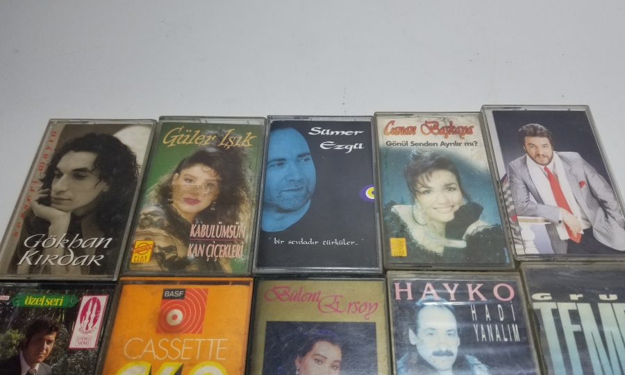 İÇLERİ DOLU NOSTALJİK KASET LOTU