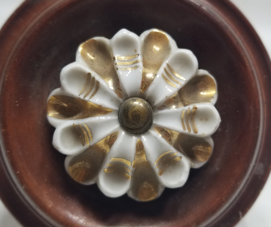 AHŞAP ÜZERİ ALTIN VERMEYLİ PORSELEN APLİKLİ OSMANLI DÖNEMİ NADİR KAPI KOLU