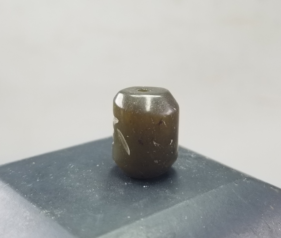 ÜZERİNDE SURET GÖRSELİ BULUNAN BÜYÜK BOY UZAKDOĞU YEŞİM KOLYE HABBESİ