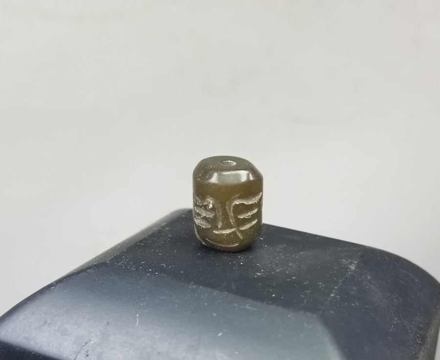 ÜZERİNDE SURET GÖRSELİ BULUNAN BÜYÜK BOY UZAKDOĞU YEŞİM KOLYE HABBESİ