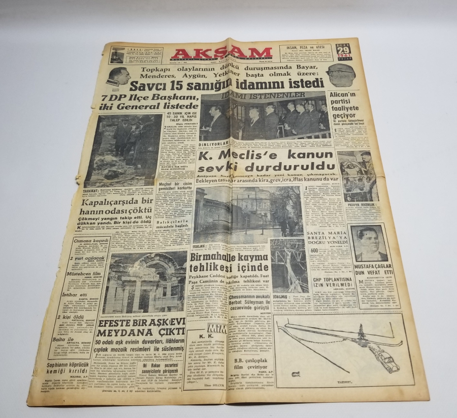 ADNAN MENDERES'İN İDAMI KONULU 29 OCAK 1961 TARİHLİ AKŞAM GAZETESİ