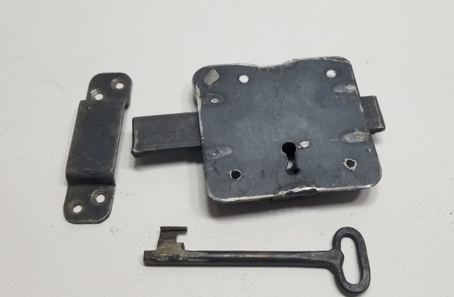 ORİJİNAL ANAHTARIYLA OSMANLI DÖNEMİ EL YAPIMI KAPI KİLİDİ