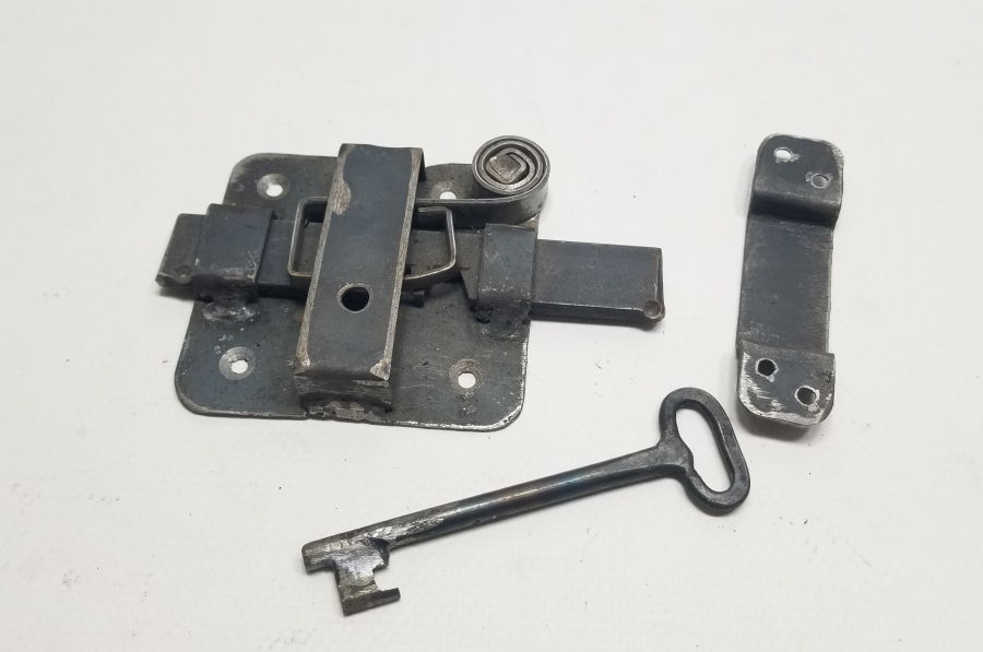 ORİJİNAL ANAHTARIYLA OSMANLI DÖNEMİ EL YAPIMI KAPI KİLİDİ