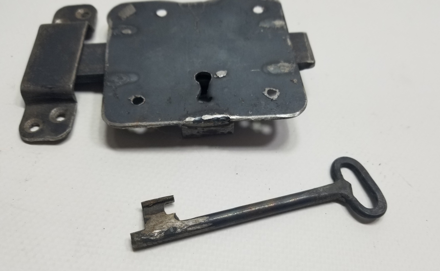 ORİJİNAL ANAHTARIYLA OSMANLI DÖNEMİ EL YAPIMI KAPI KİLİDİ