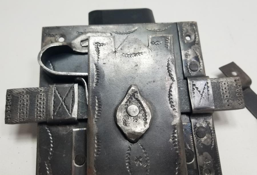 ORİJİNAL ANAHTARIYLA OSMANLI DÖNEMİ İŞLEMELİ KAPI KİLİDİ