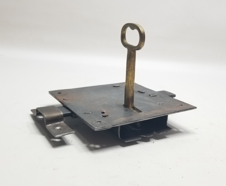 ORİJİNAL ANAHTARIYLA OSMANLI DÖNEMİ İŞLEMELİ KAPI KİLİDİ