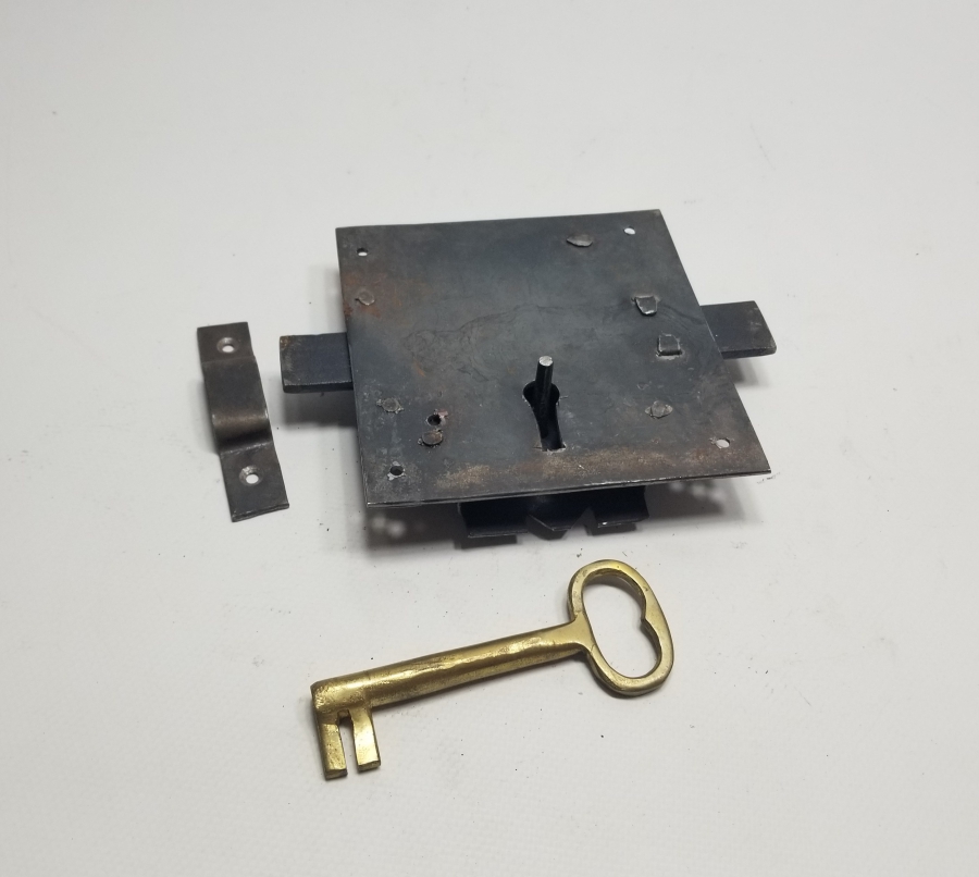 ORİJİNAL ANAHTARIYLA OSMANLI DÖNEMİ İŞLEMELİ KAPI KİLİDİ