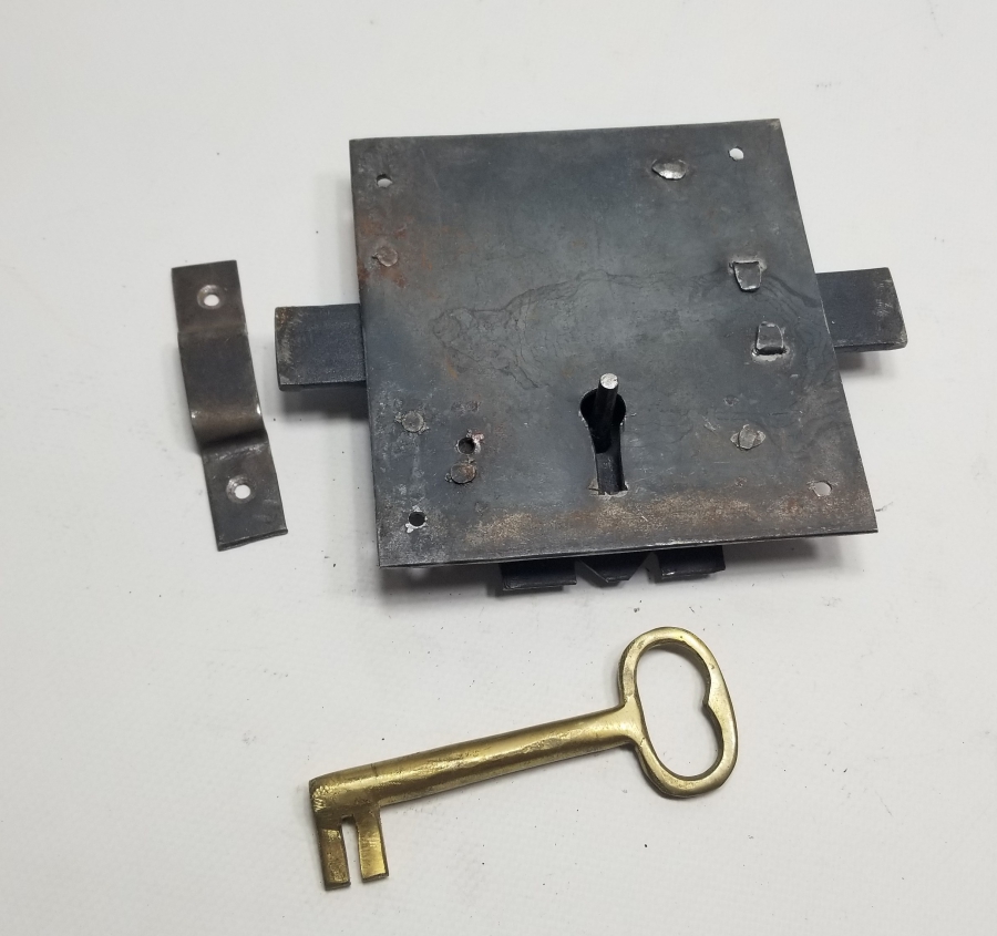 ORİJİNAL ANAHTARIYLA OSMANLI DÖNEMİ İŞLEMELİ KAPI KİLİDİ