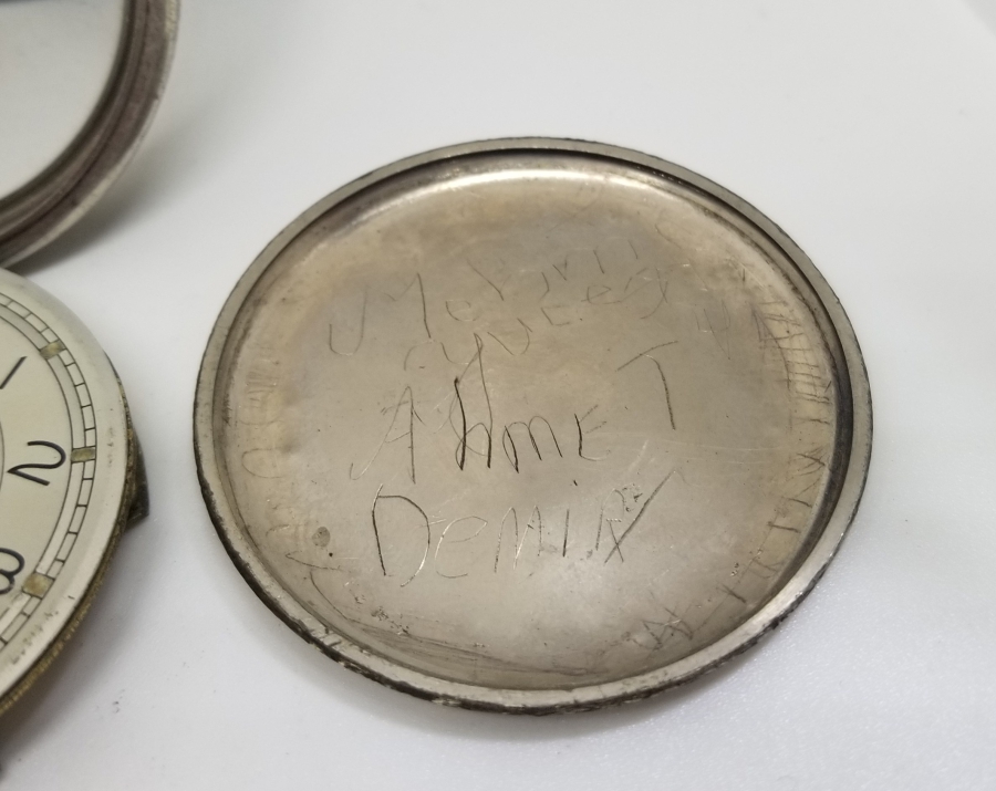 ORİJİNAL KORUMA KILIFINDA ANTİKA KURMALI CEP SAATİ