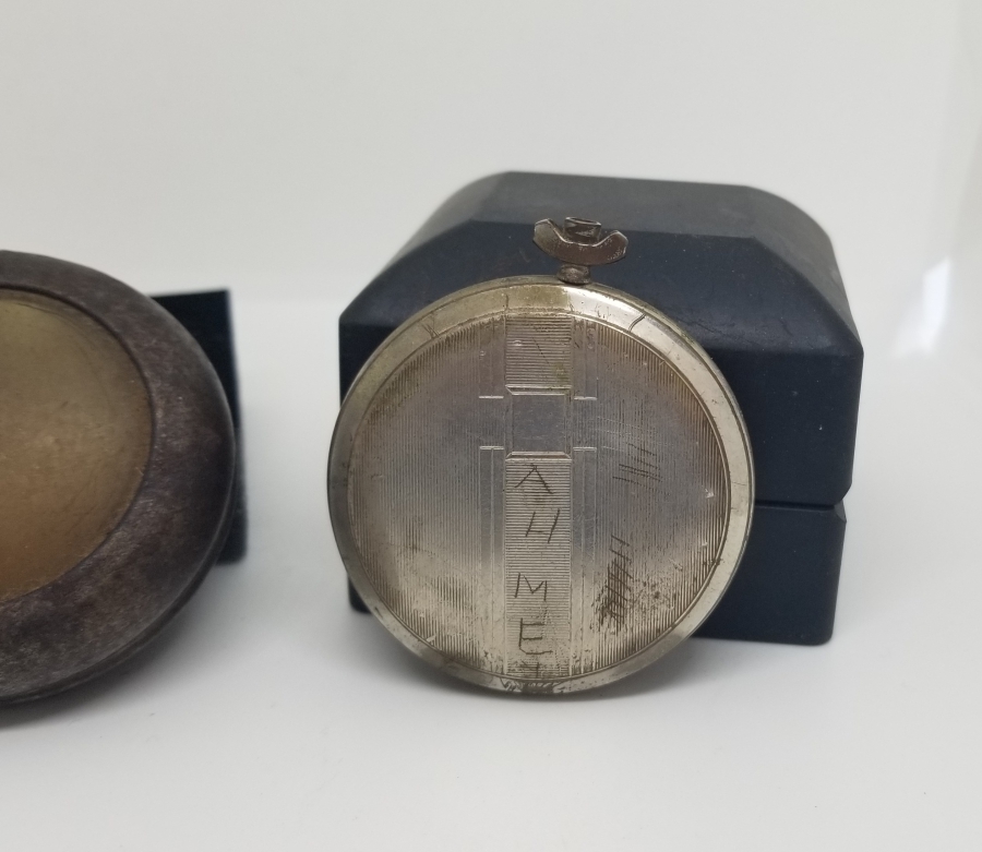 ORİJİNAL KORUMA KILIFINDA ANTİKA KURMALI CEP SAATİ