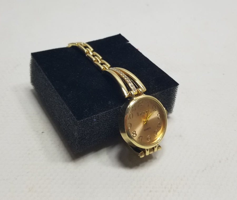 ALTIN KAPLAMA NOSTALJİK KOL SAATİ