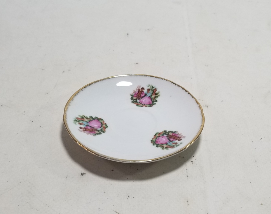 ESKİ ÇİN YAPIMI ANTİKA PORSELEN İKRAMLIK