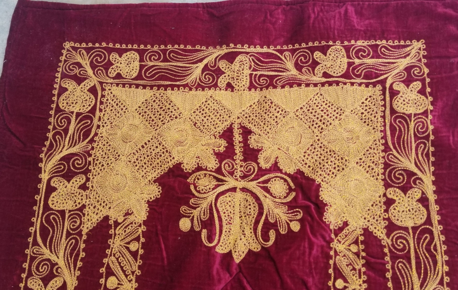 ZİNCİR İŞİ ANTİKA KADİFE SECCADE