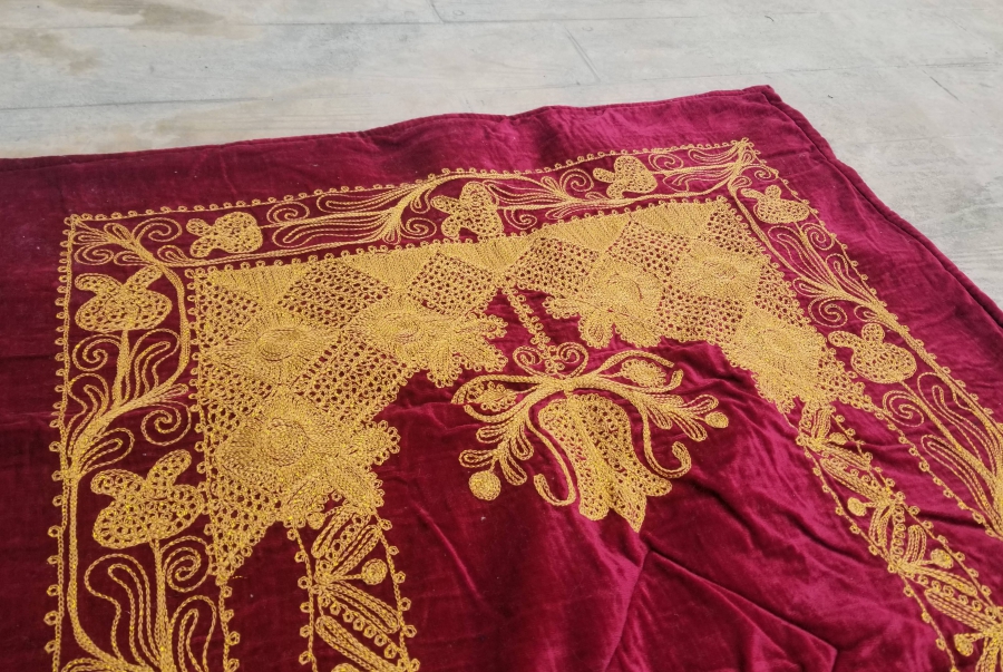 ZİNCİR İŞİ ANTİKA KADİFE SECCADE