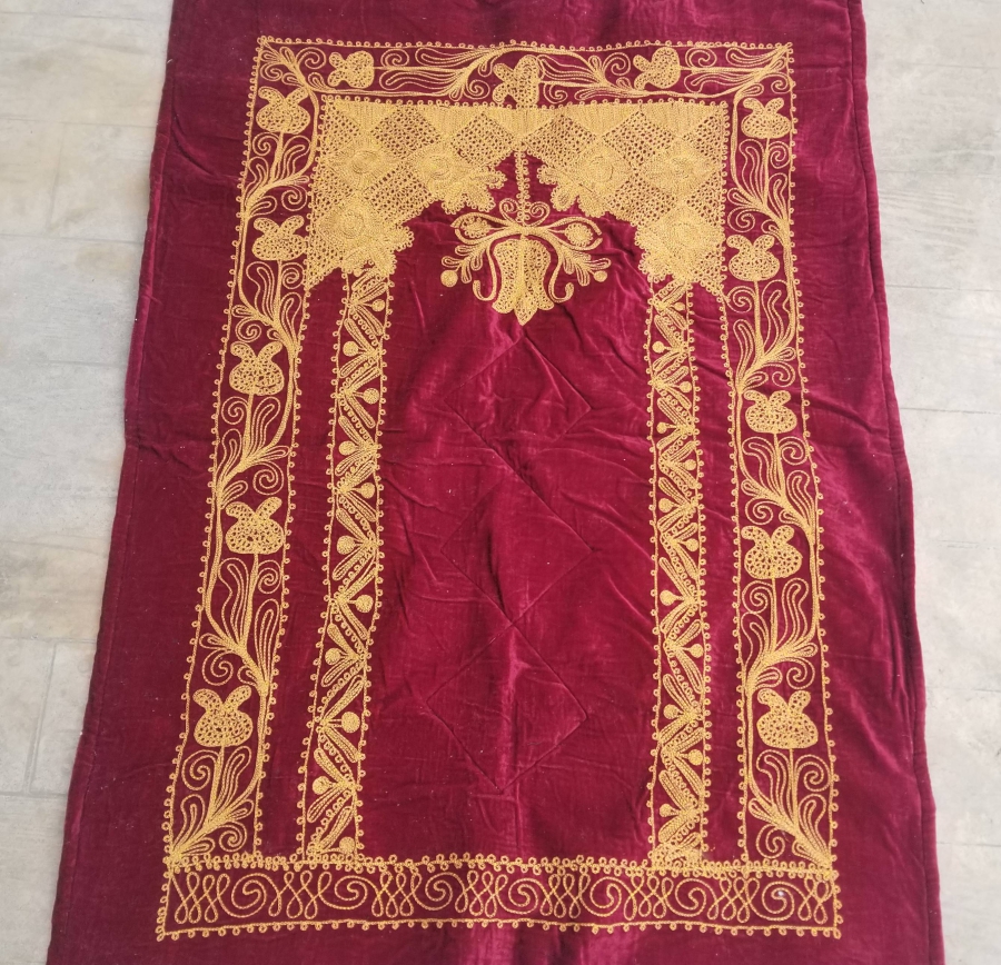 ZİNCİR İŞİ ANTİKA KADİFE SECCADE