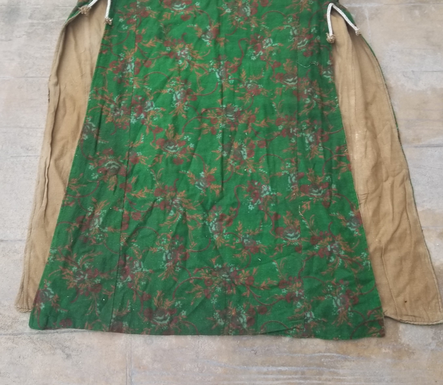 KENARLARI GÜMÜŞ SIRMA İŞÇİLİKLİ ANTİKA ÜÇETEK