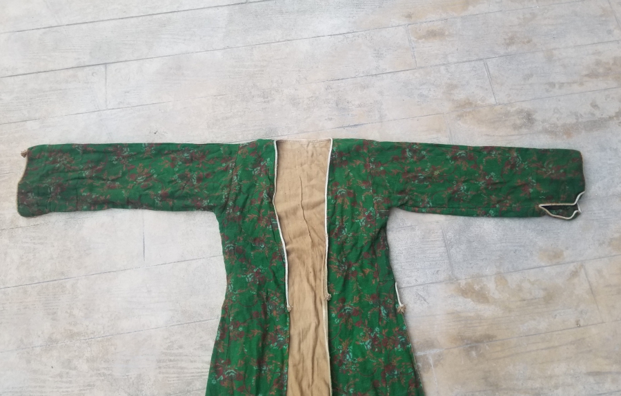 KENARLARI GÜMÜŞ SIRMA İŞÇİLİKLİ ANTİKA ÜÇETEK