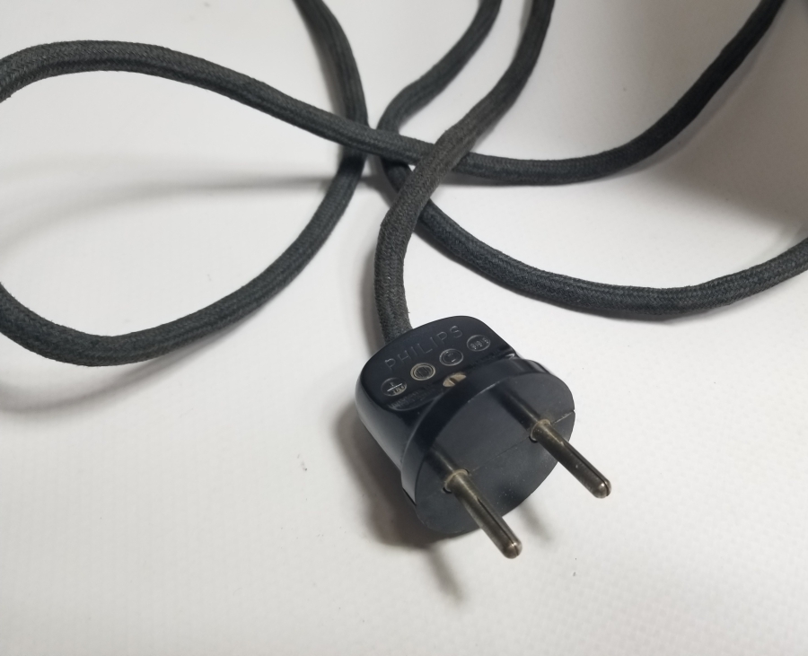 PHILIPS MARKA AHŞAP KASA ANTİKA RADYO