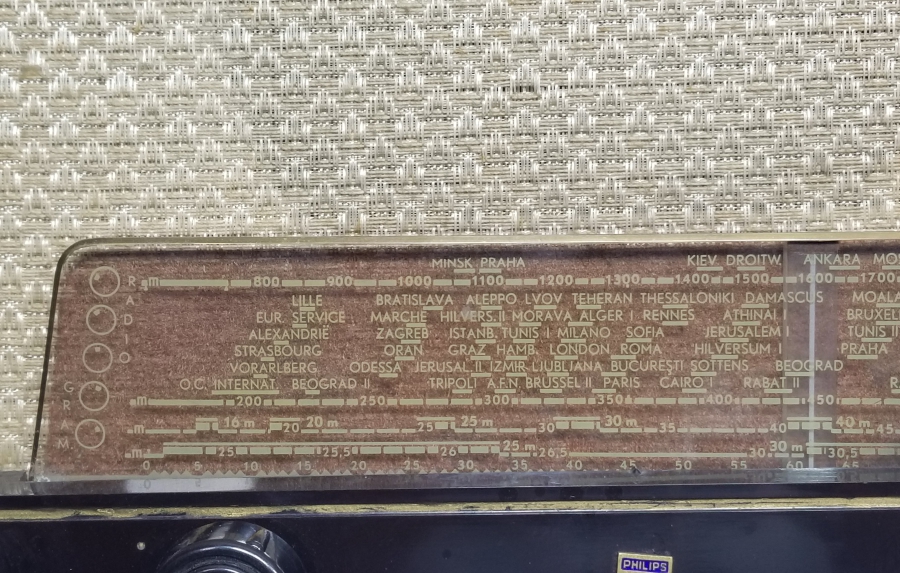 PHILIPS MARKA AHŞAP KASA ANTİKA RADYO