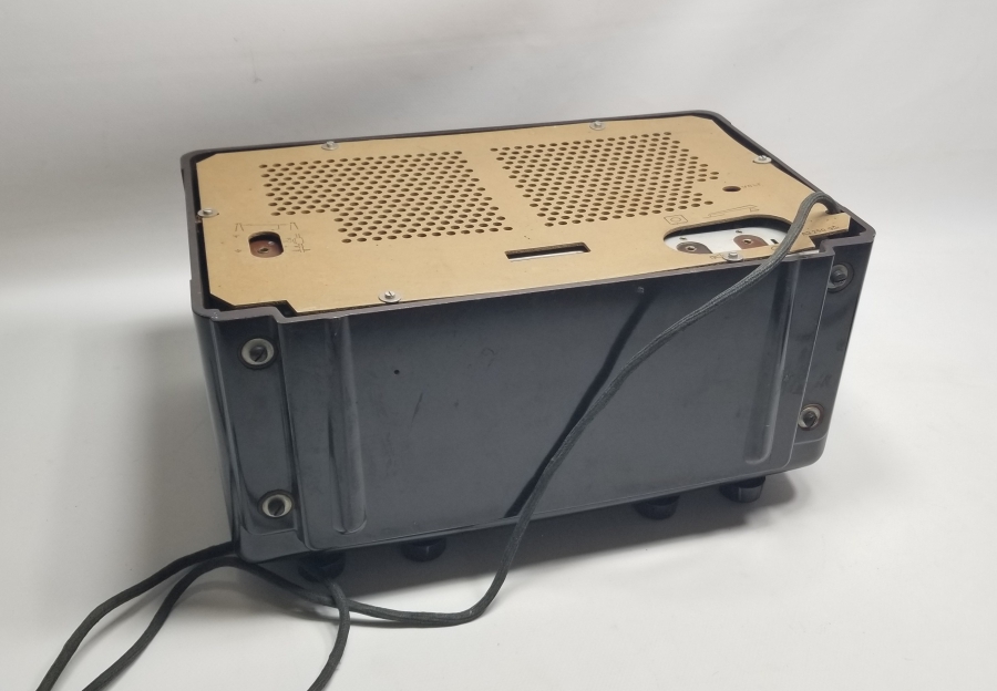 PHILIPS MARKA AHŞAP KASA ANTİKA RADYO