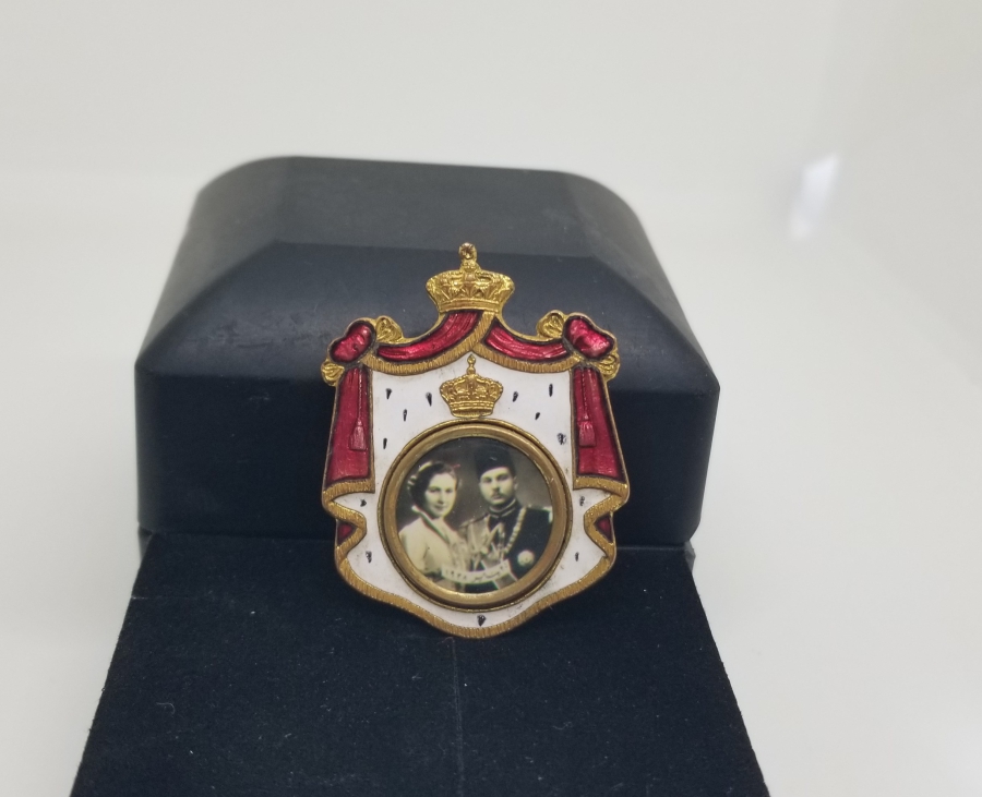 1938 TARİHLİ KRAL FARUK VE KRALİÇE FRIDA MİNELİ DÜĞÜN BROŞU