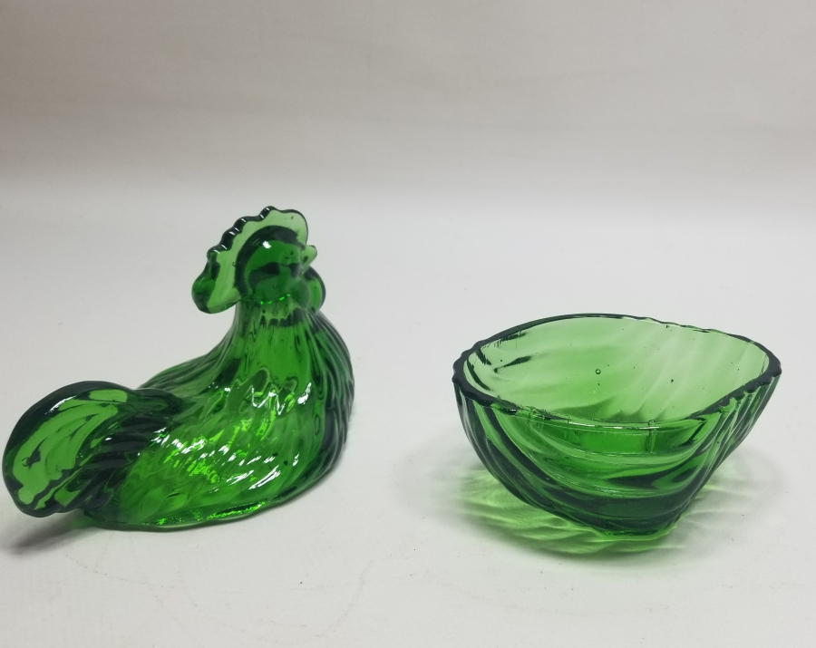 HOROZ FORMUNDA YAPILMIŞ ANTİKA KAPAKLI CAM MACUNLUK