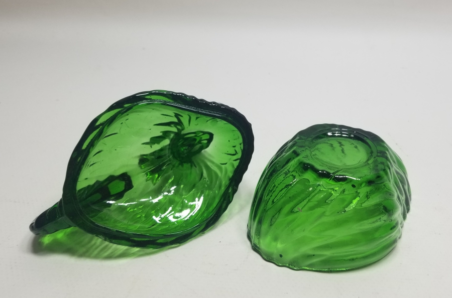 HOROZ FORMUNDA YAPILMIŞ ANTİKA KAPAKLI CAM MACUNLUK