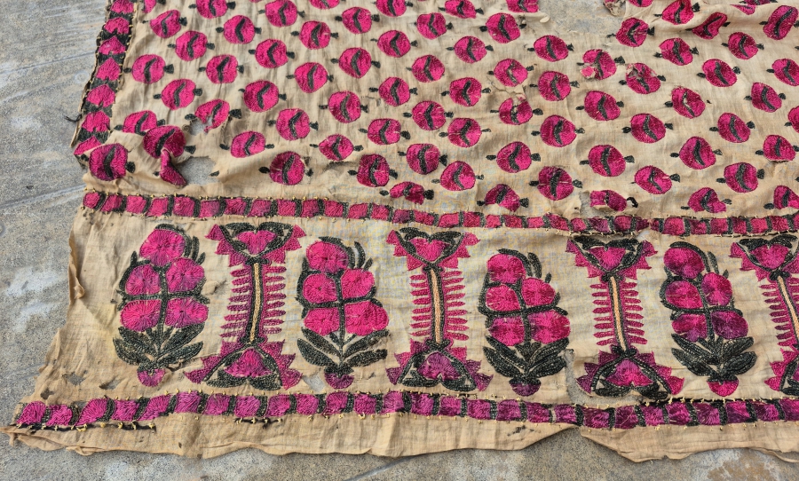 OSMANLI DÖNEMİ SARAY İŞİ ÜZERİ NAR FİGÜRLÜ FERACE YÜZ ÖRTÜSÜ