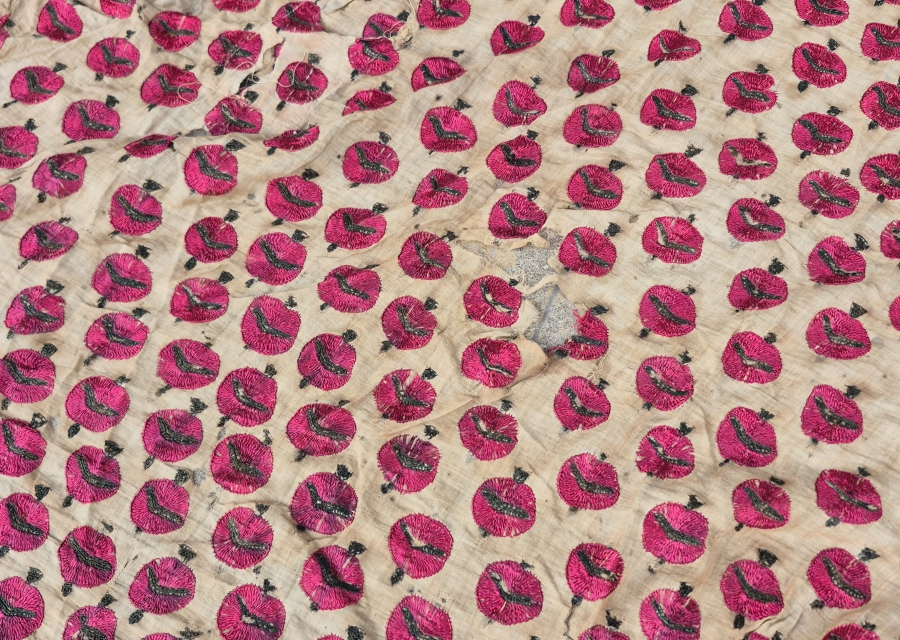 OSMANLI DÖNEMİ SARAY İŞİ ÜZERİ NAR FİGÜRLÜ FERACE YÜZ ÖRTÜSÜ