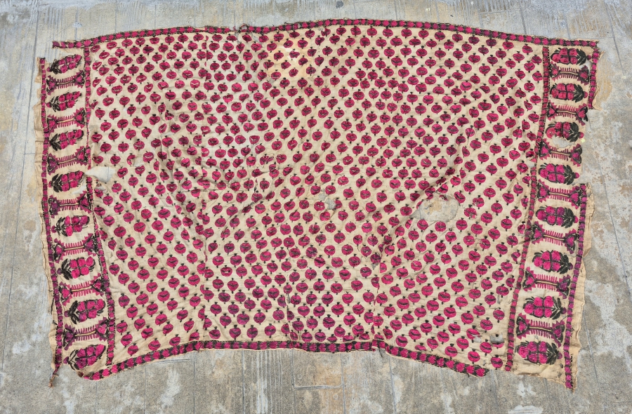 OSMANLI DÖNEMİ SARAY İŞİ ÜZERİ NAR FİGÜRLÜ FERACE YÜZ ÖRTÜSÜ