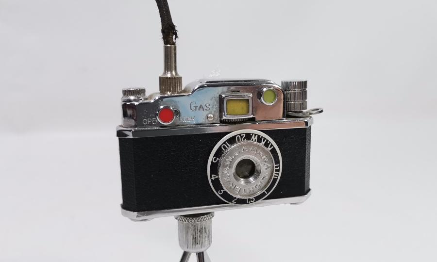 FOTOĞRAF MAKİNESİ FORMUNDA YAPILMIŞ NADİR TİPTE ÇAKMAK