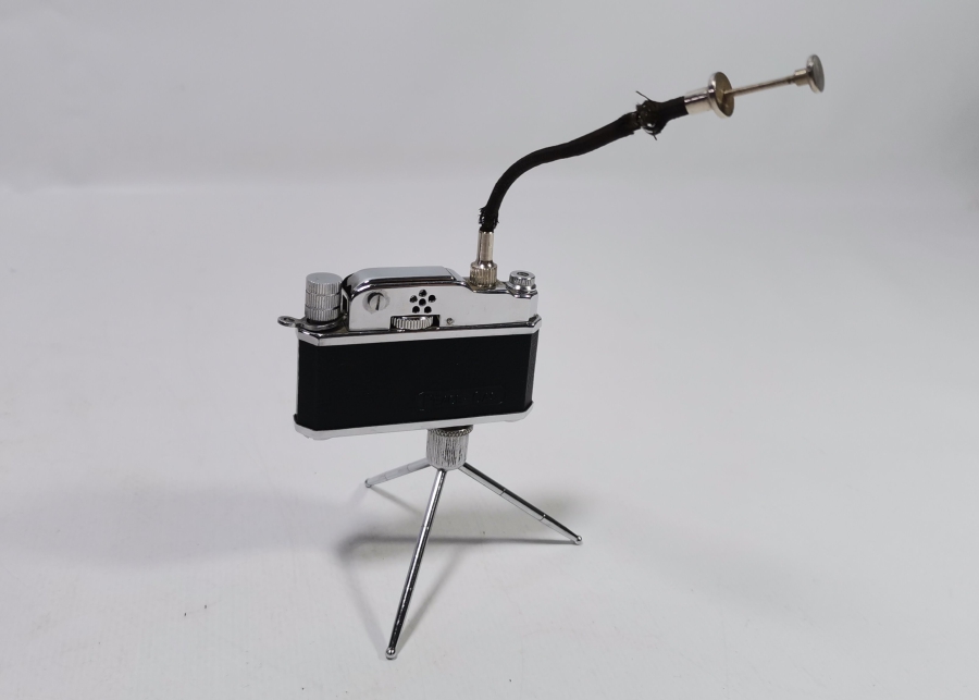 FOTOĞRAF MAKİNESİ FORMUNDA YAPILMIŞ NADİR TİPTE ÇAKMAK