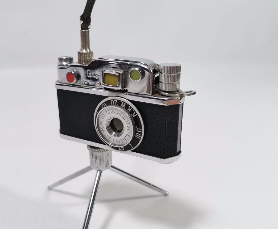 FOTOĞRAF MAKİNESİ FORMUNDA YAPILMIŞ NADİR TİPTE ÇAKMAK