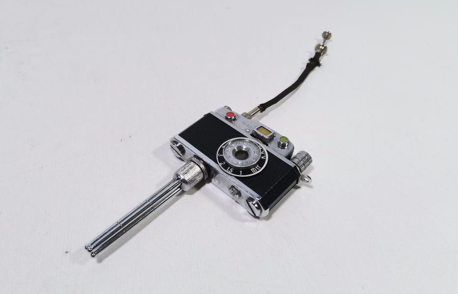 FOTOĞRAF MAKİNESİ FORMUNDA YAPILMIŞ NADİR TİPTE ÇAKMAK