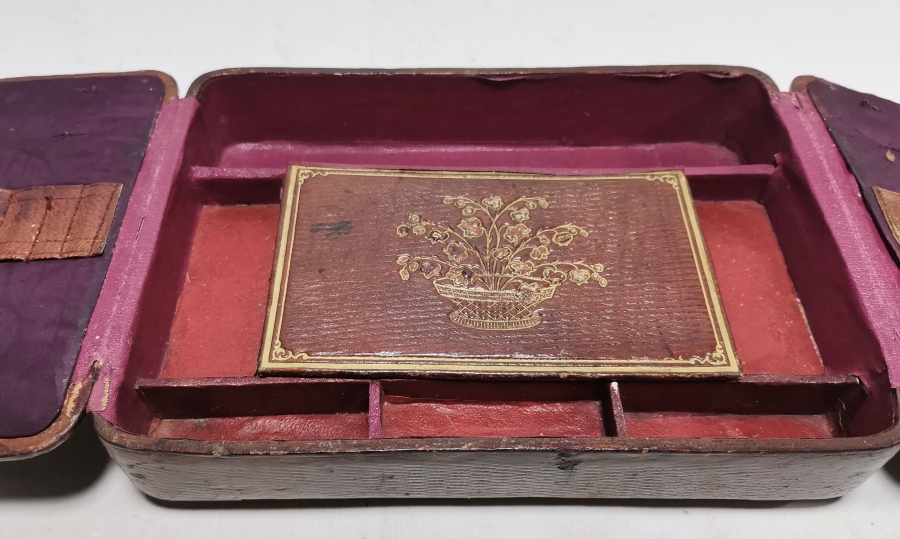 OSMANLI DÖNEMİ NADİR TİPTE HATTAT SEYAHAT ÇANTASI - YAZI ÇANTASI