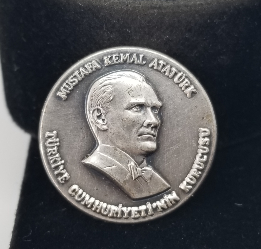 ANTİKA GÜMÜŞ ATATÜRK ROZETİ