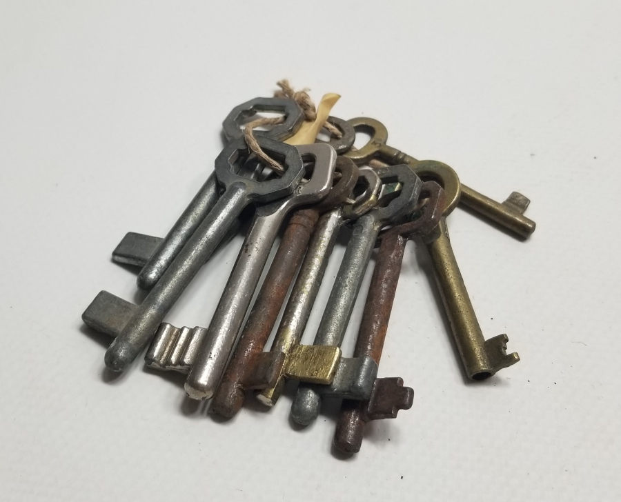 BÜYÜK BOY ANTİKA ANAHTAR LOTU