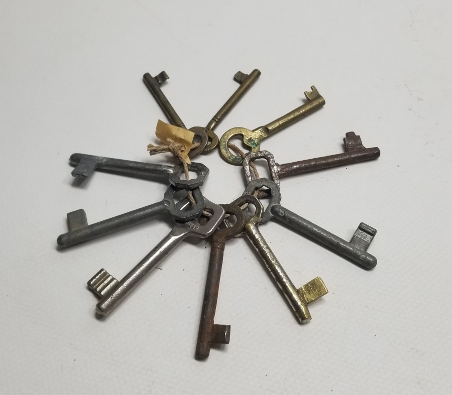 BÜYÜK BOY ANTİKA ANAHTAR LOTU