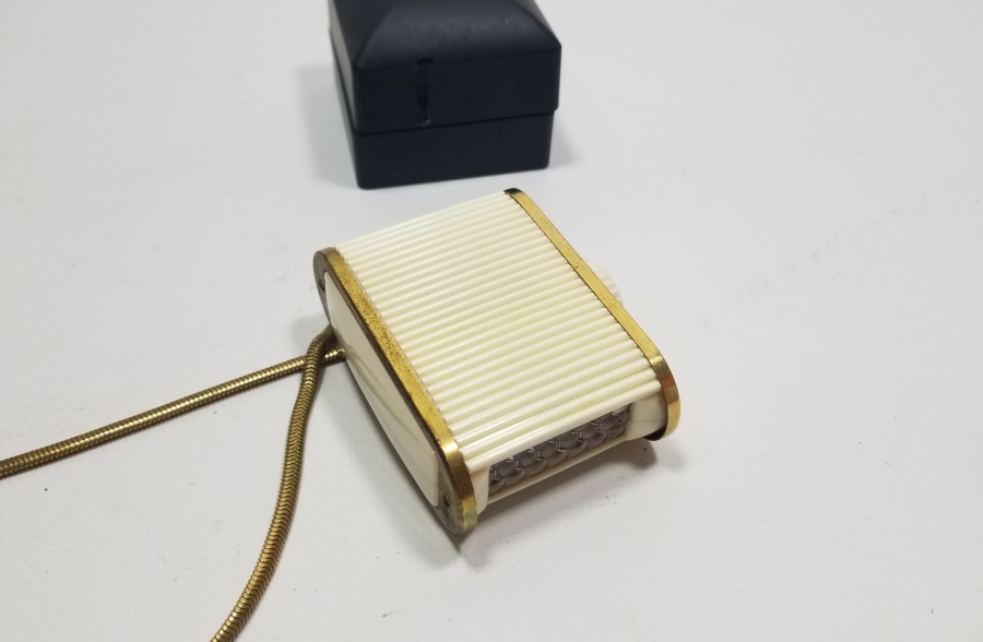 ORİJİNAL KILIFINDA ANTİKA LÜKSMETRE