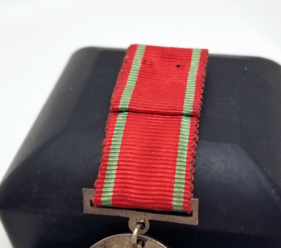 ORİJİNAL İPEK ASKISIYLA GÜMÜŞ LİYAKAT MADALYASI