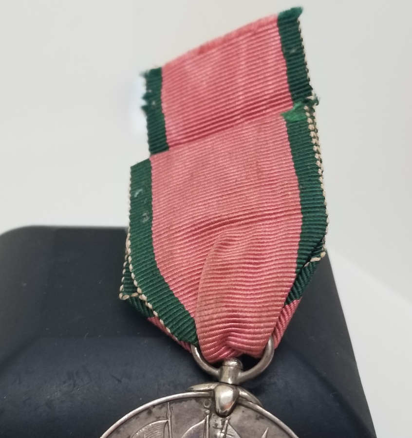 ORİJİNAL KURDELASIYLA OSMANLI TİPİ GÜMÜŞ KIRIM MADALYASI