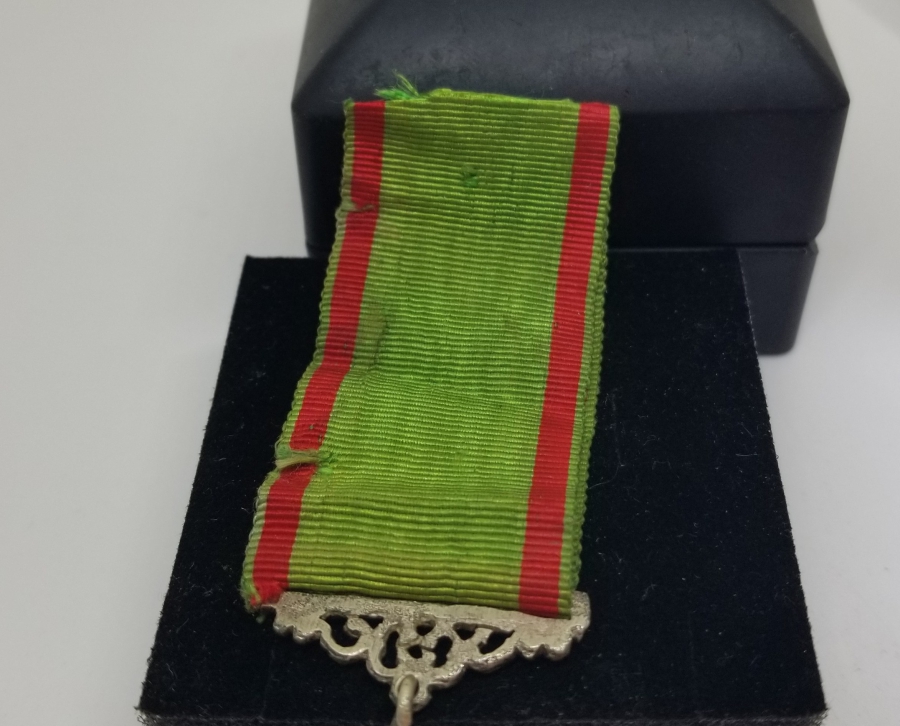 ORİJİNAL ASKI VE KURDELASIYLA GÜMÜŞ İFTİHAR - SANAYİ MADALYASI